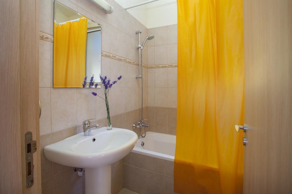 Villa Clematis โปรทาราส ภายนอก รูปภาพ
